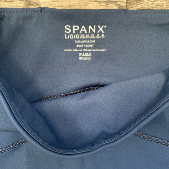 Spanx Booty Boost Flair Pant - Picture 5 of 8